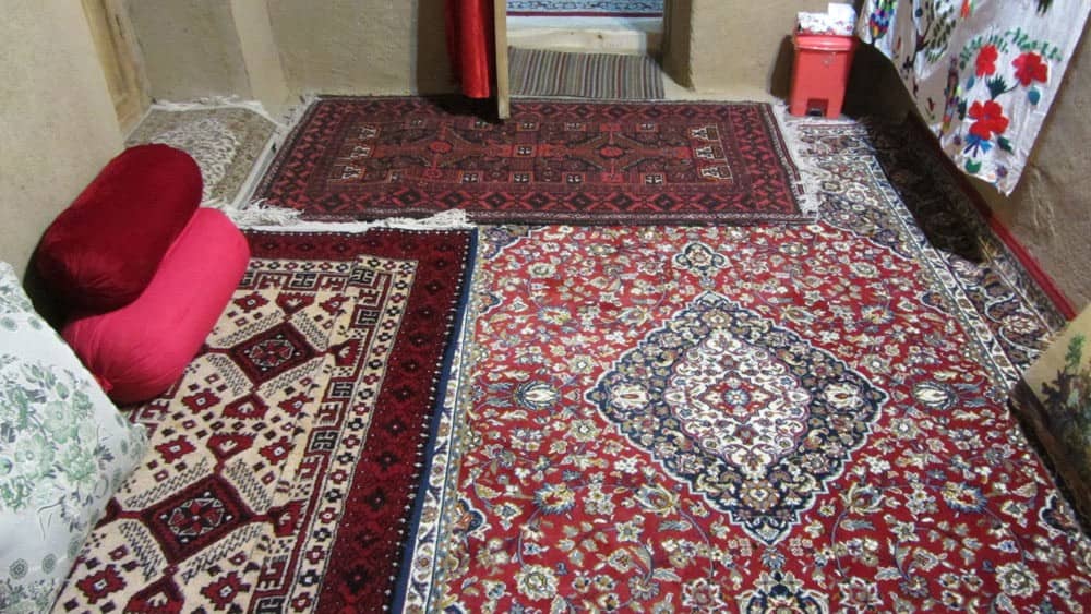 اجاره اقامتگاه بومگردی در ایور ریوش - کاشمر