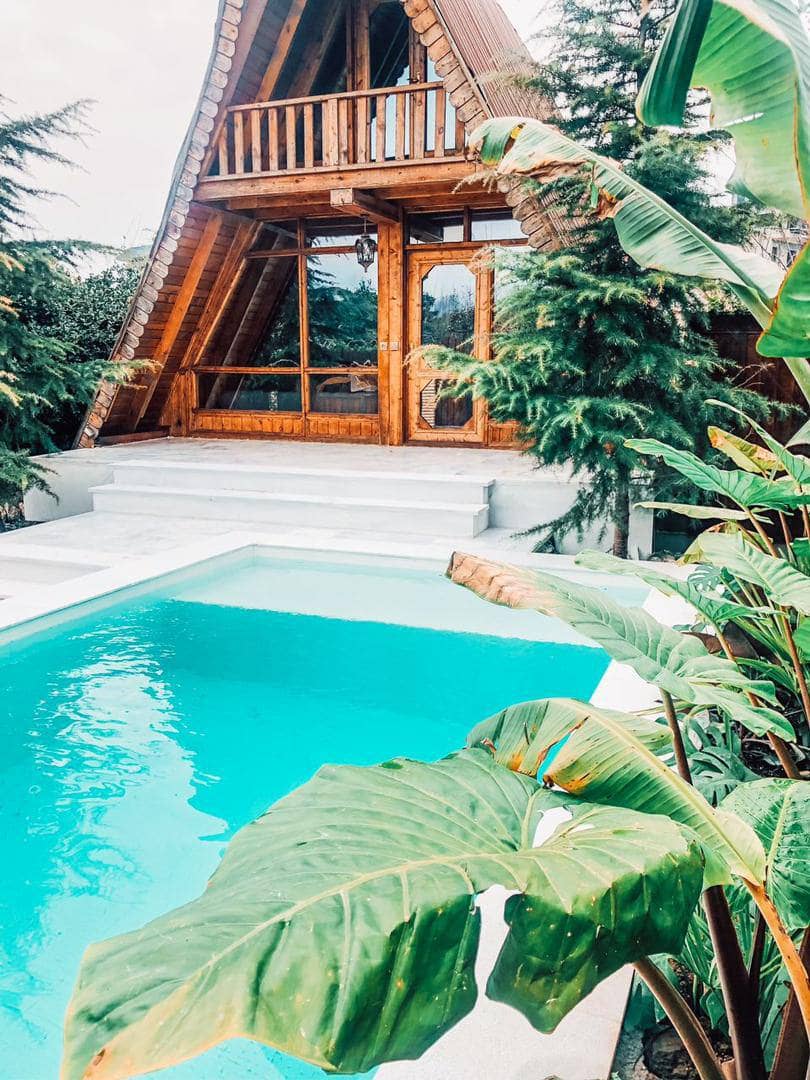 اجاره کلبه چوبی استخردار در نیاسته رامسر - اناناس