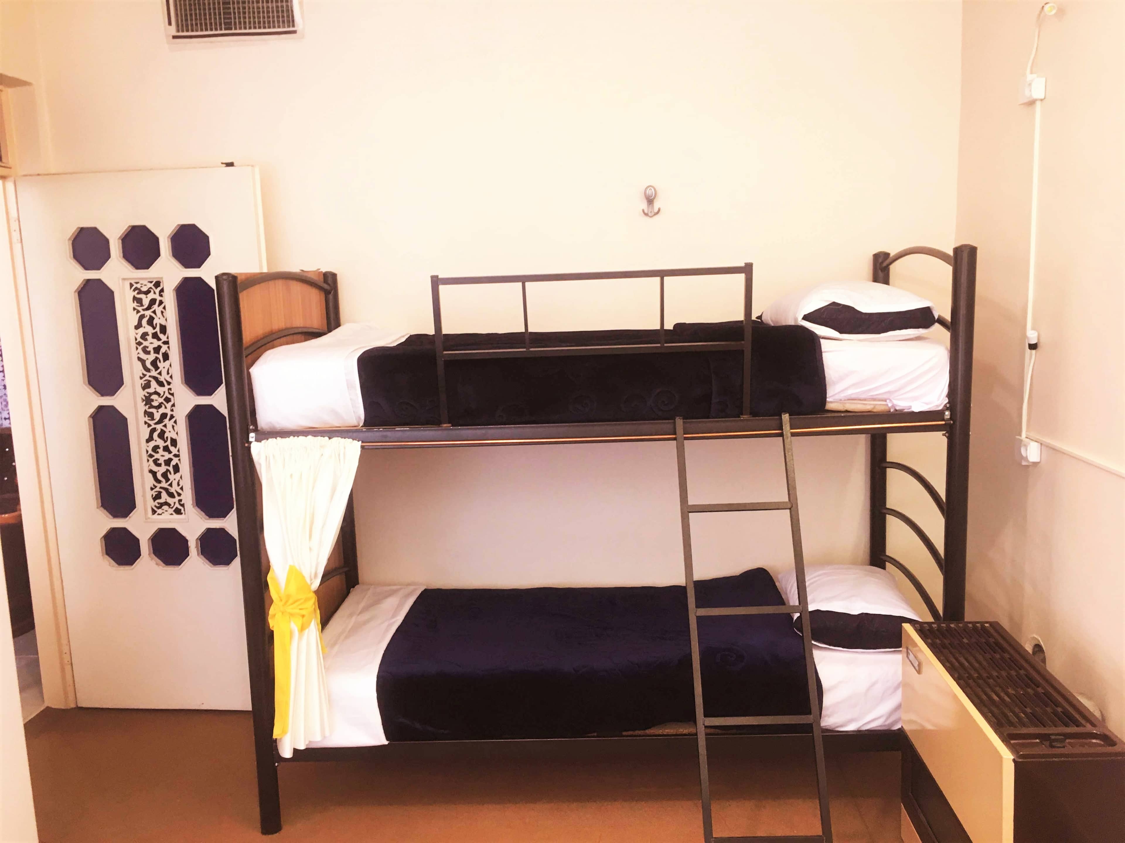 اجاره هاستل در بزرگمهر اصفهان - اتاق فمیلی