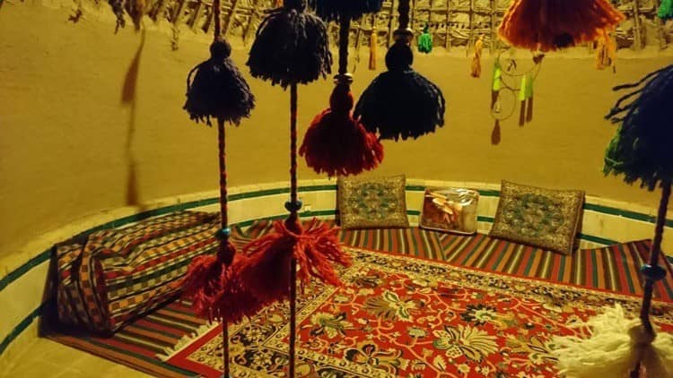 اجاره مجموعه گردشگری و پارک طبیعت گردی در یزد ی نی باد کویر زرین