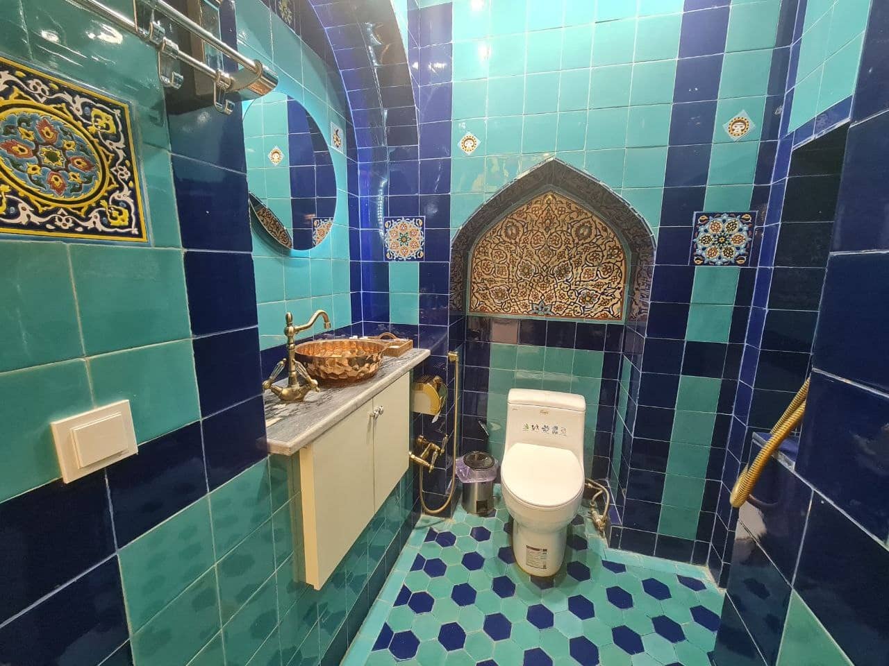 اجاره اتاق سنتی در نقش جهان اصفهان - بی بی مریم