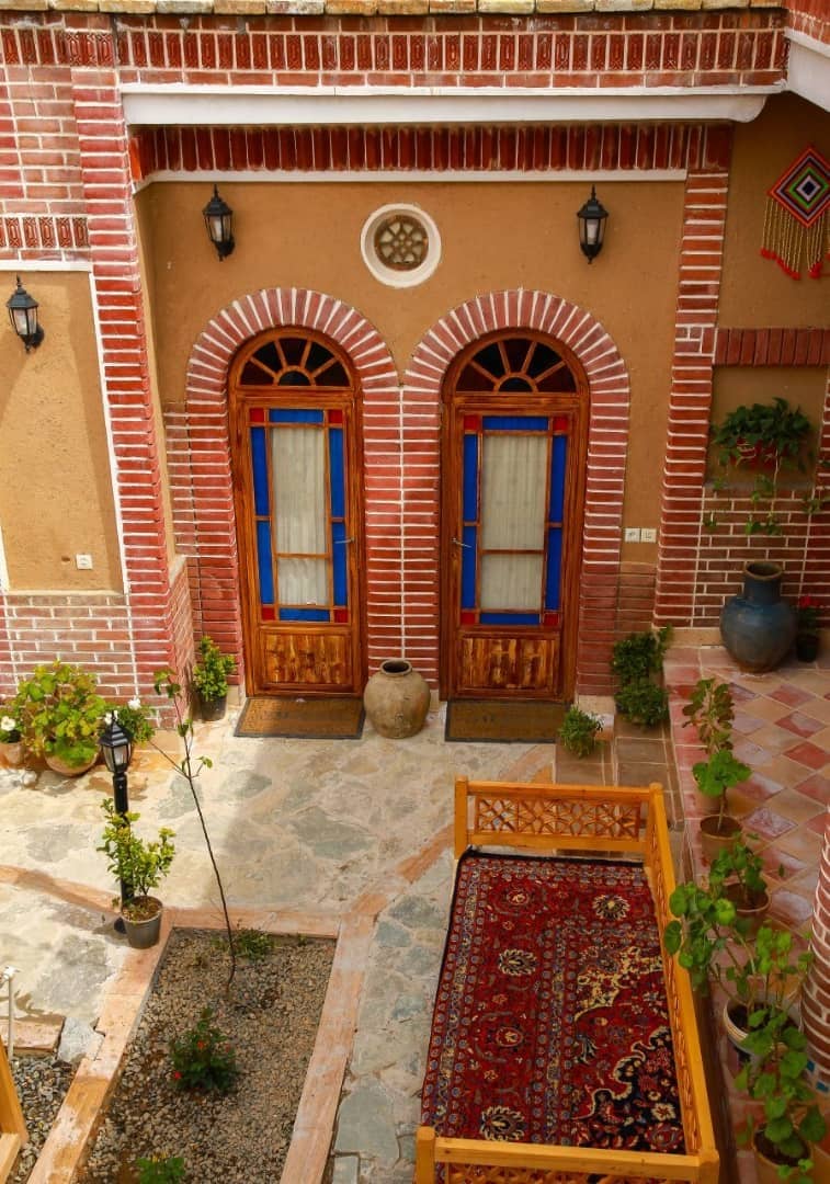 اجاره بومگردی سنتی ارزان قیمت در نراق -واحد4