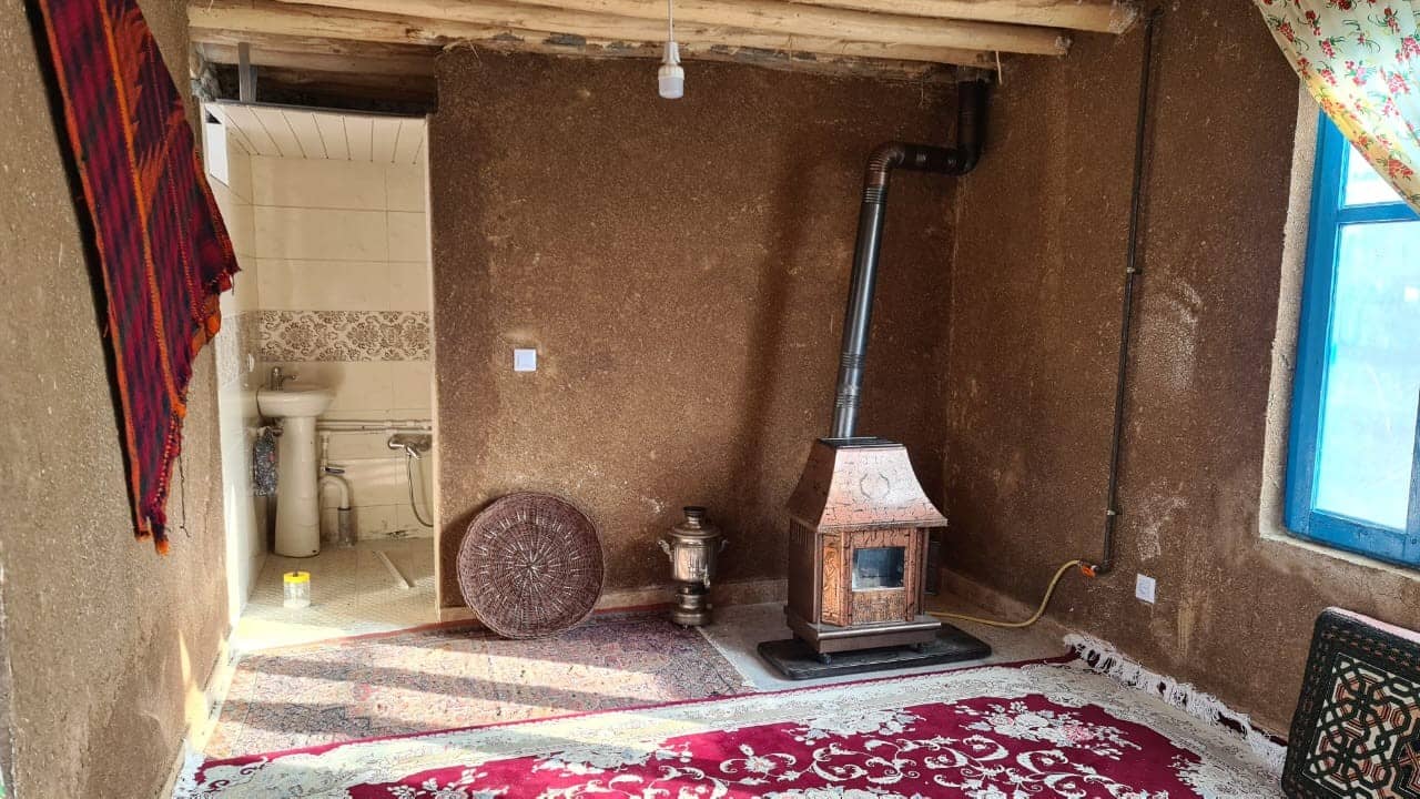 اجاره اتاق بومگردی در جاده الک کامیاران - 20 متر