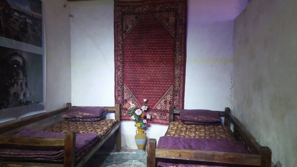 اجاره اقامتگاه بومگردی سنتی در بابا نظر تکاب