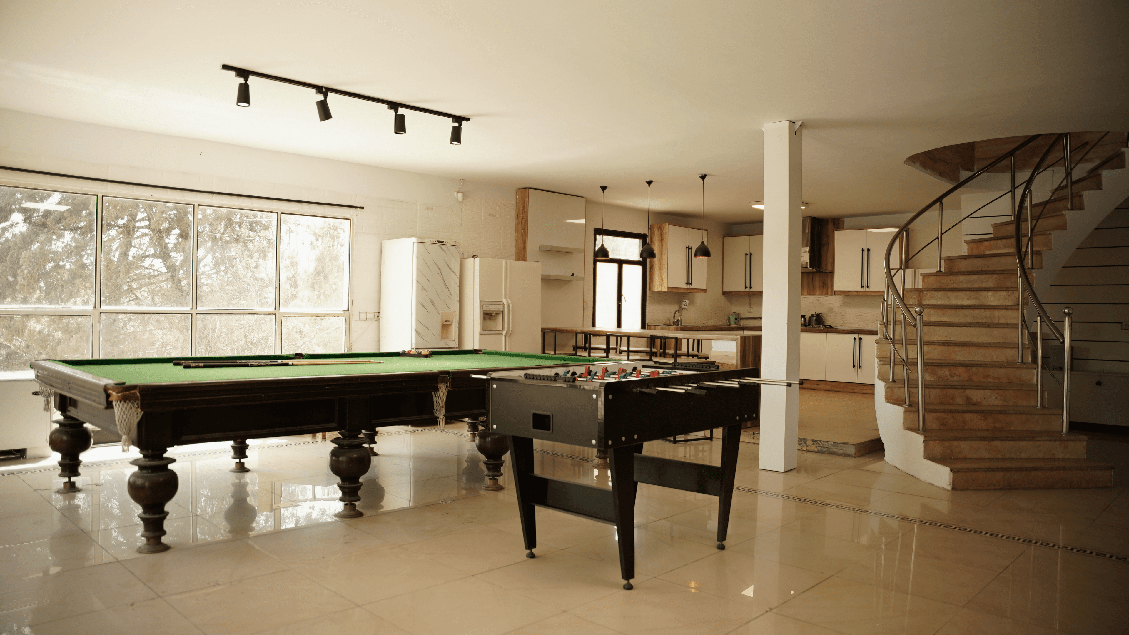 اجاره ویلا پنج خوابه با استخر آب سرد در کوهسار - کردان نما ویلا