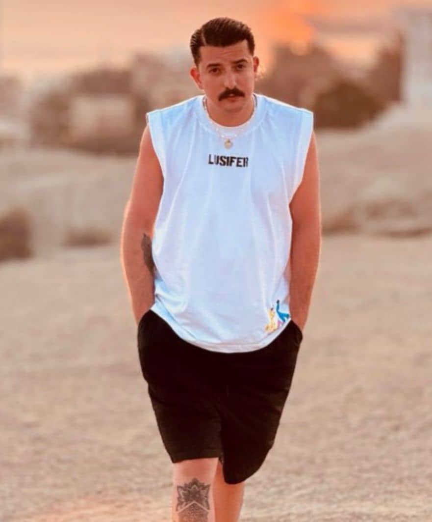 hostIntroImage-نیما حیدری