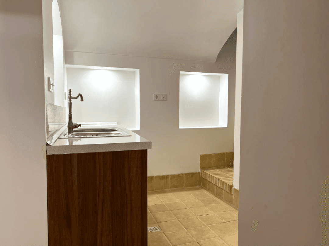 اجاره اتاق سه تخته در خیابات فهادان یزد - 103 حیاط اقامتگاه