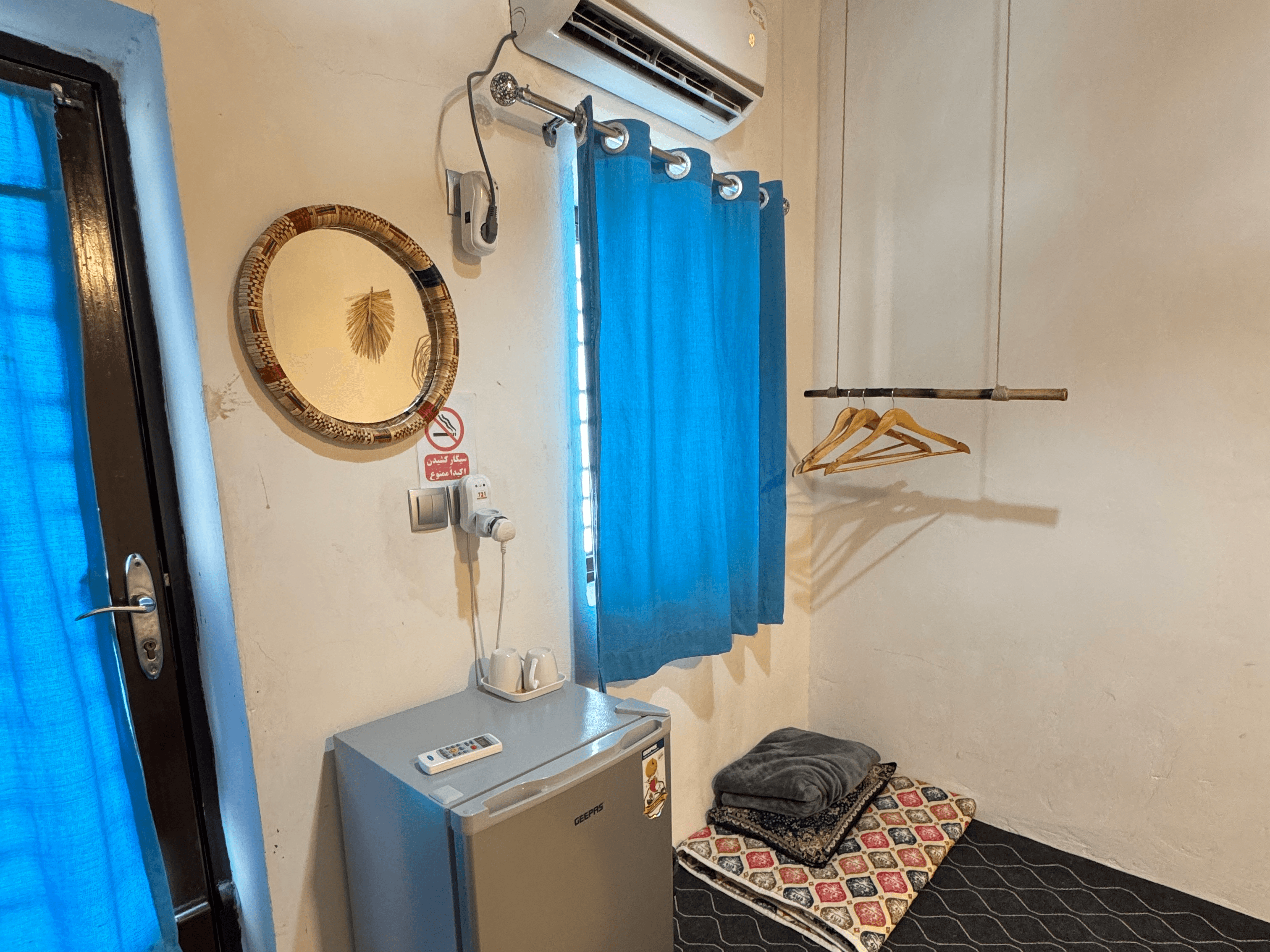 اجاره اتاق دو تخت در روستا جیجیان رمکان قشم - لور  اتاق لور 