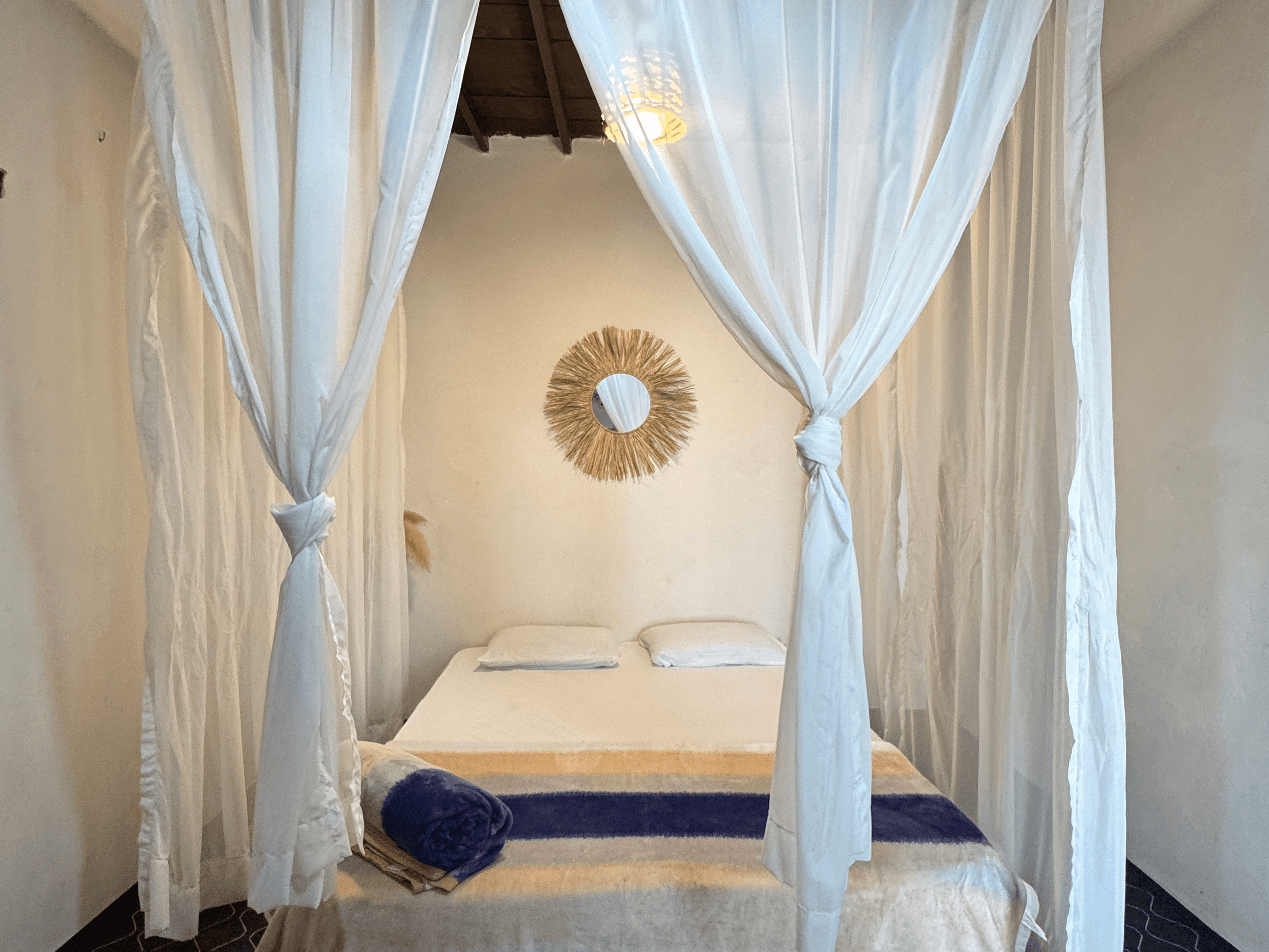 اجاره اتاق دو تخت در روستا جیجیان رمکان قشم - لور  اتاق لور 