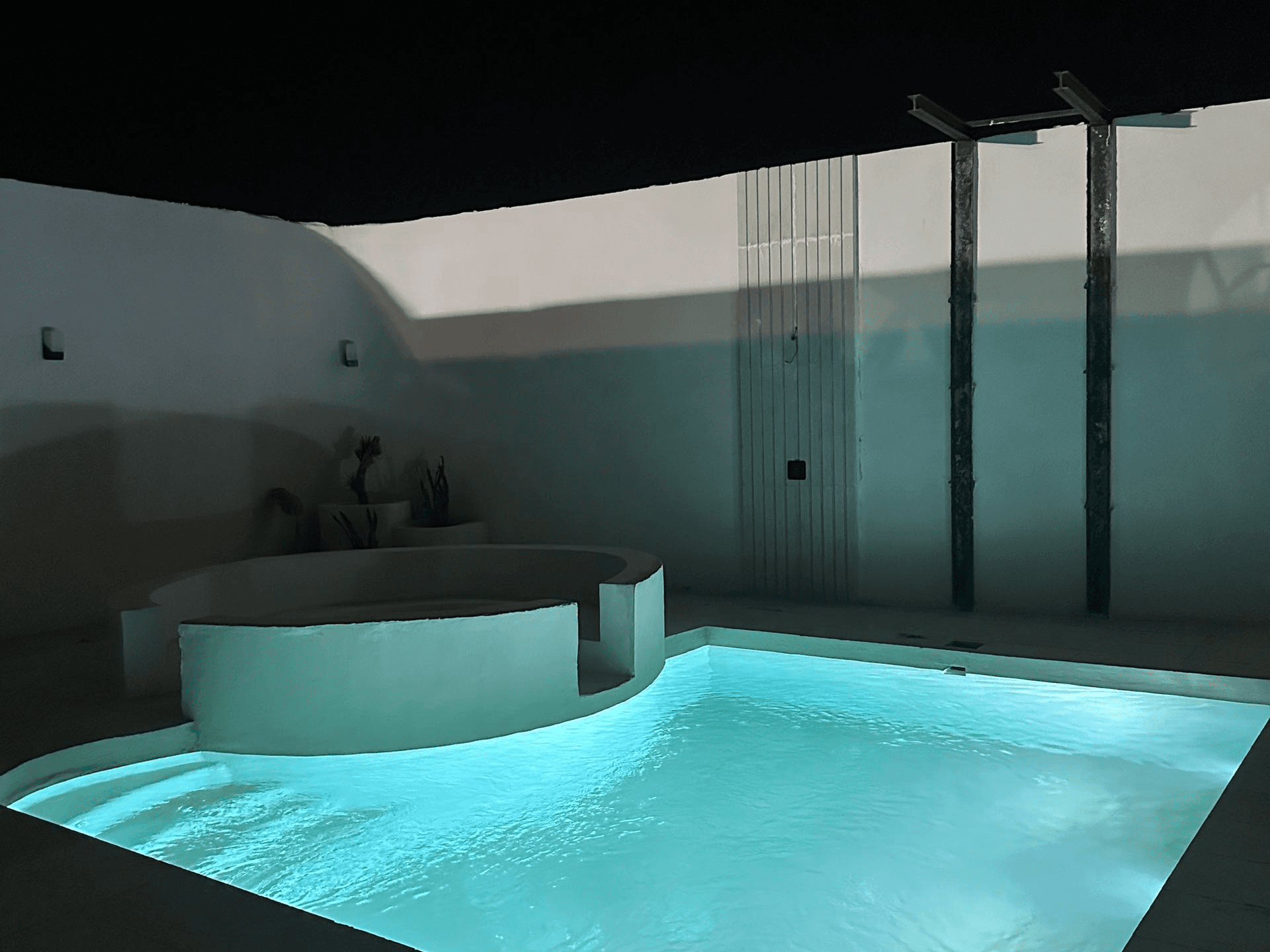 اجاره ویلا استخر روباز آبسرد نزدیک ساحل در طبل - قشم  نما ویلا 