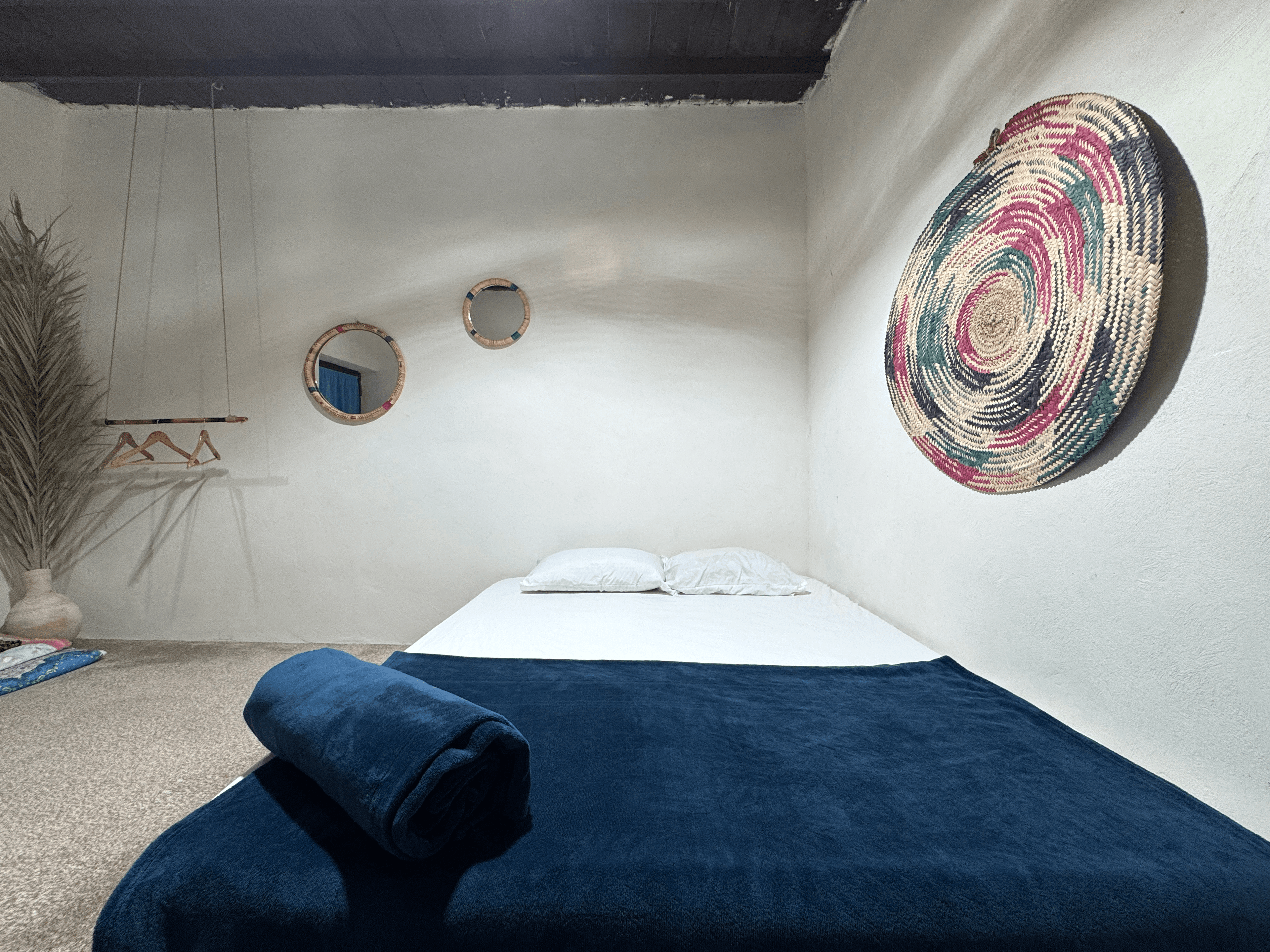 اتاق دو تخته در روستا جیجیان رمکان قشم - گل ابریشم  اتاق گل ابریشم 