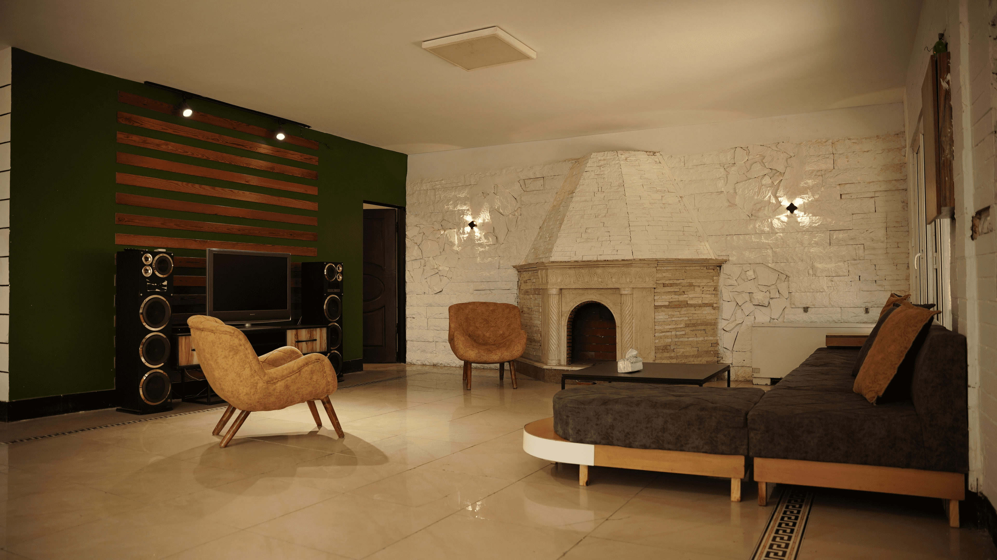 اجاره ویلا پنج خوابه با استخر آب سرد در کوهسار - کردان نما ویلا