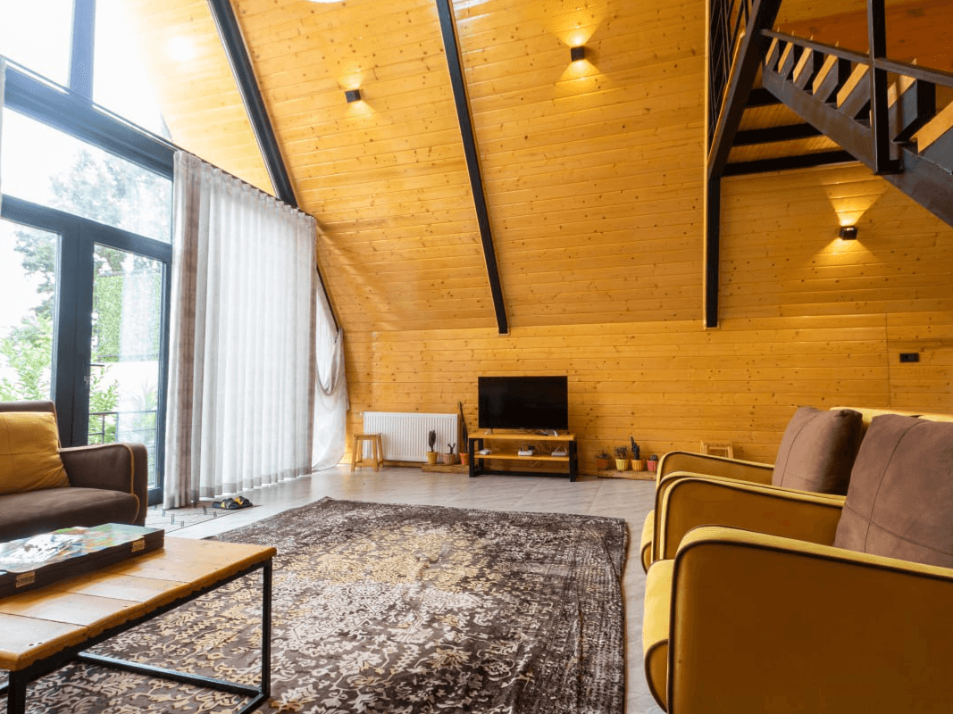 اجاره کلبه سوئیسی جنگلی در روستای پیرسرا شاندرمن ماسال - لنا نما