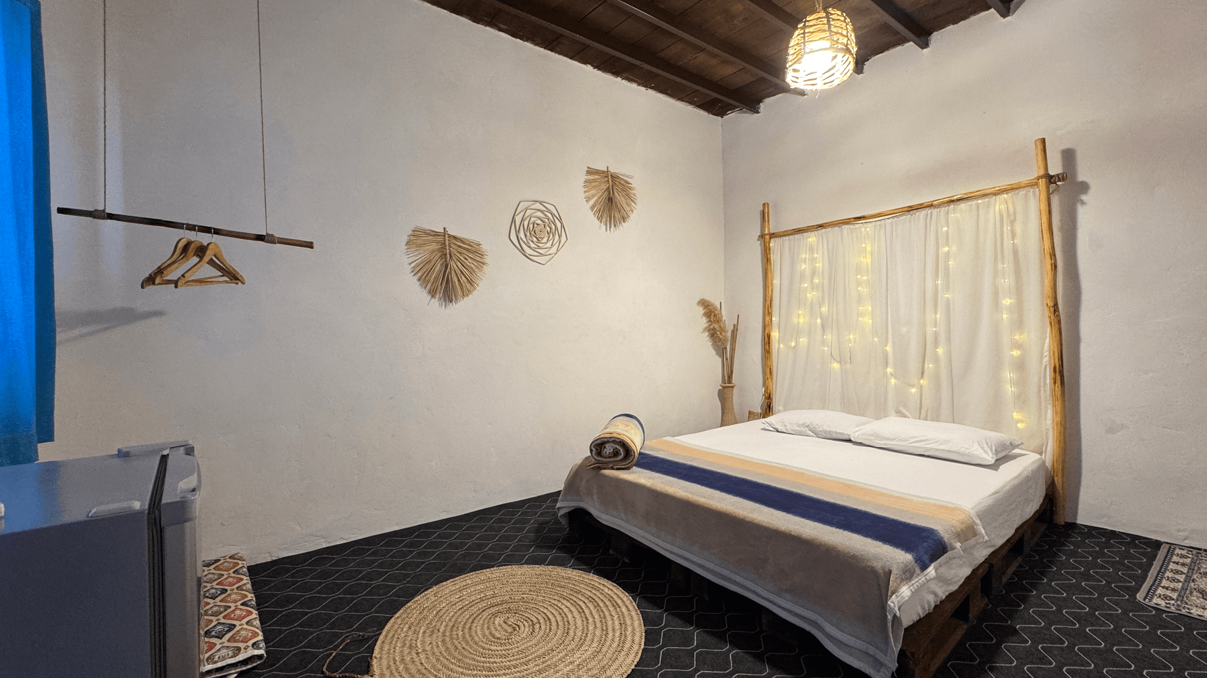 بومگردی دو تخته در روستا جیجیان رمکان قشم - انبو اتاق انبو 