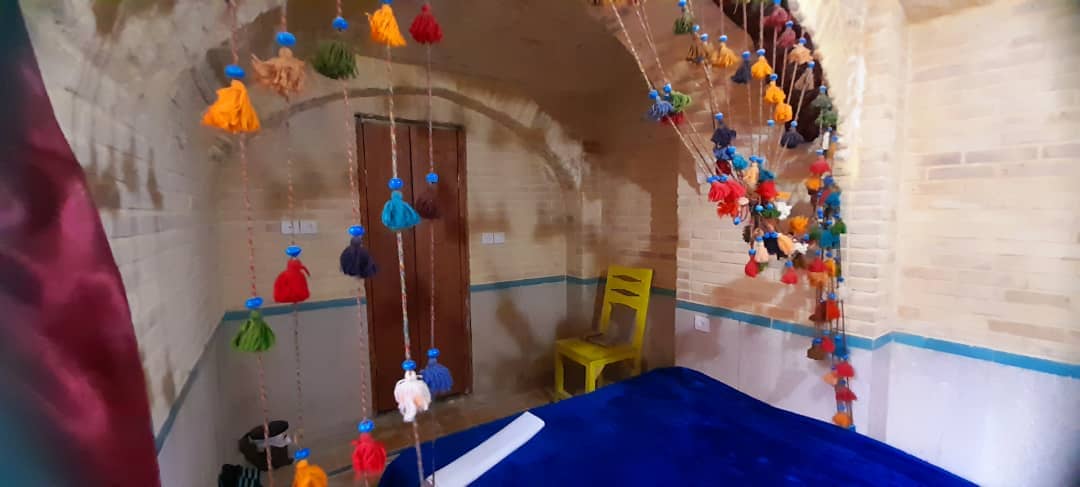 اجاره اتاق بومگردی دو تخته مستر دار در شیراز  - درب شیخ