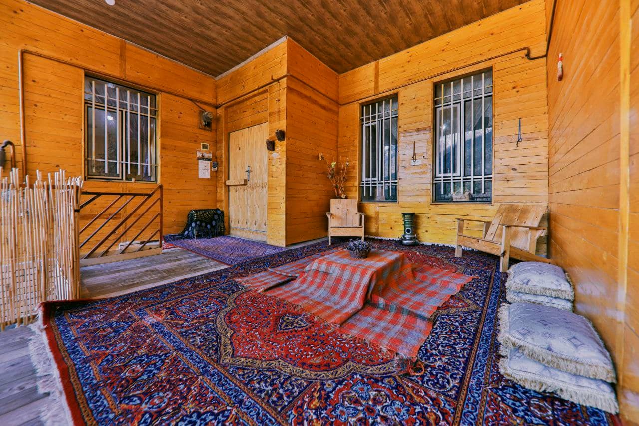 اجاره منزل مبله چوبی در خانقاه پاوه-دوخوابه طبقه اول