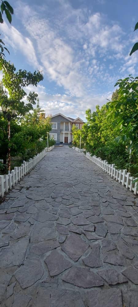 اجاره ویلا با استخر روباز آبگرم طاووسیه کردان