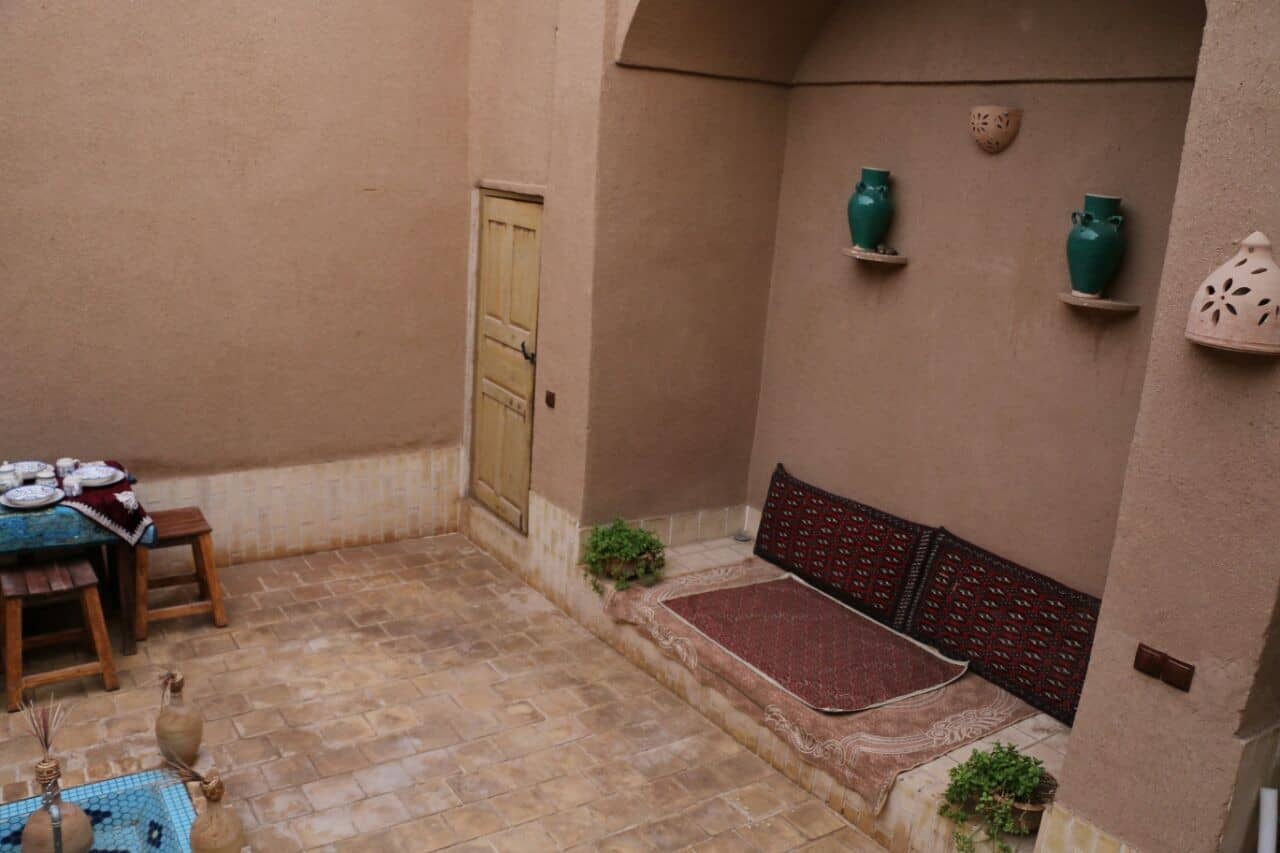 اجاره اقامتگاه بومگردی و سنتی دالون در یزد