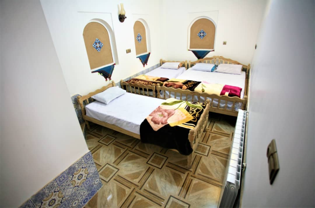 اجاره هتل سنتی چهارتخته ورزنه - اتاق12