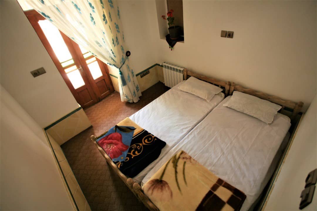 اجاره اقامتگاه سنتی دو تخته ورزنه - اتاق14