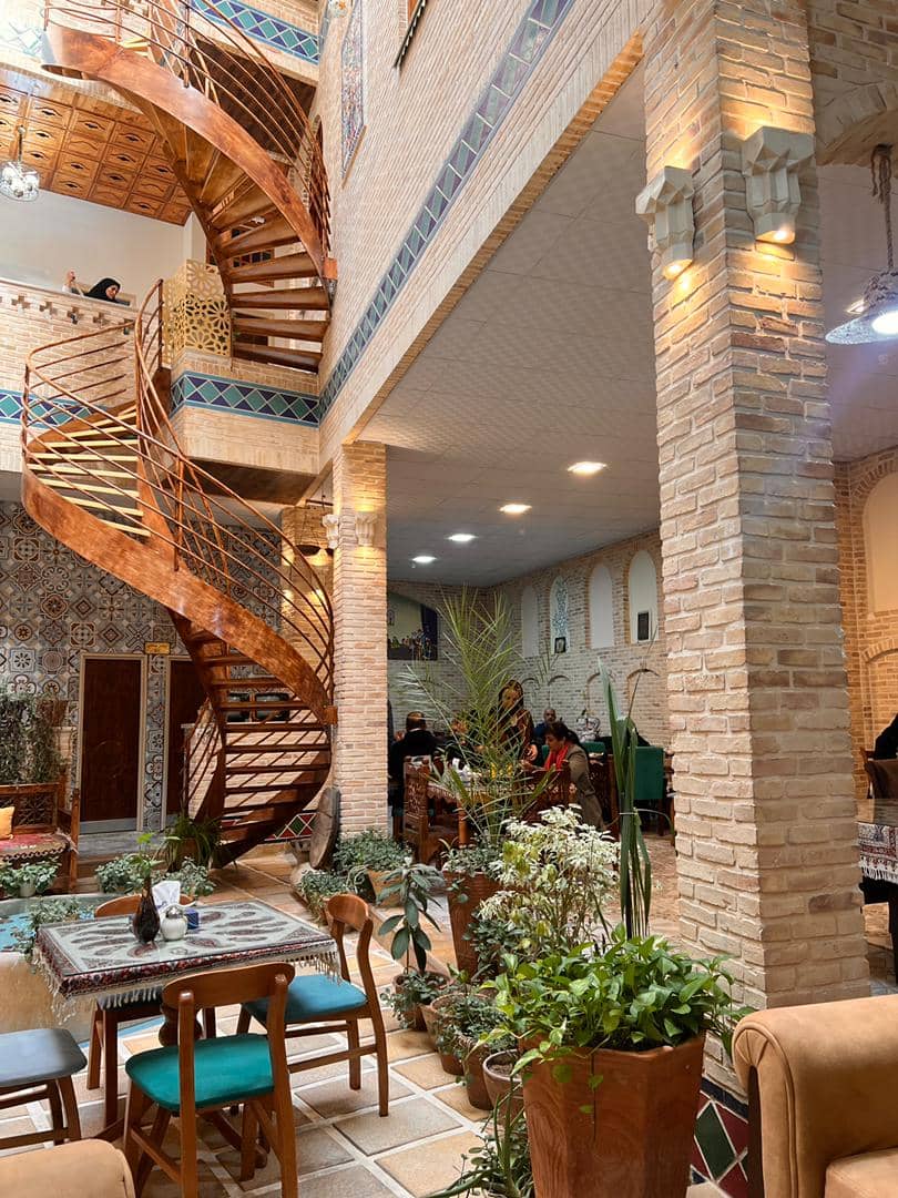 اجاره هتل سنتی در سنگ سیاه شیراز - سه تخته