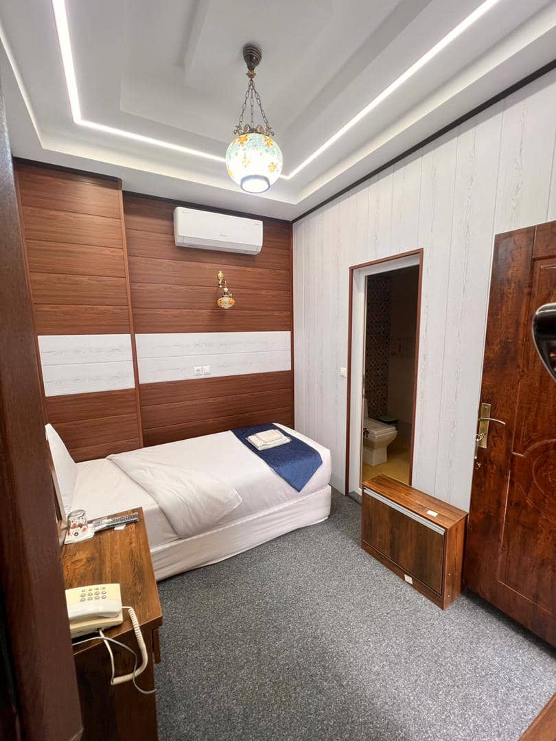 اجاره هتل سنتی در سنگ سیاه شیراز -یک تخته