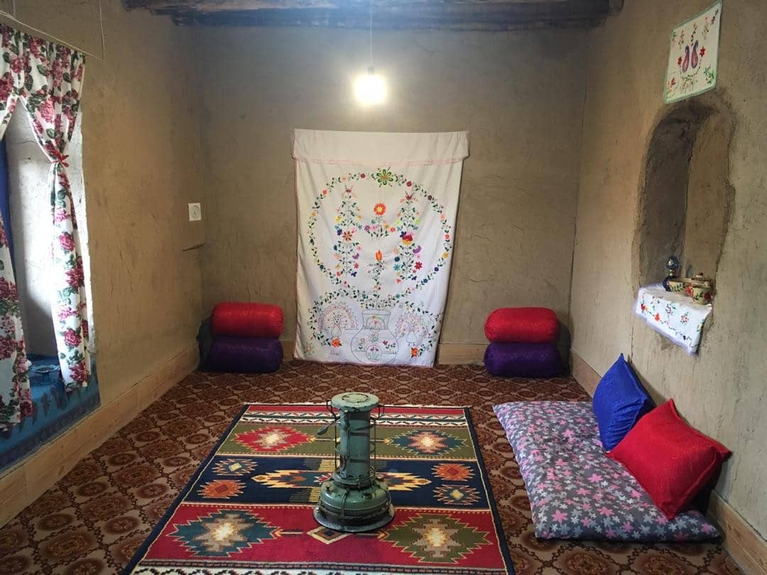 اجاره اتاق سنتی در روستای نامق کاشمر - حاجی بابا