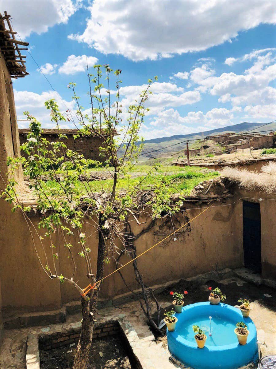 اجاره خانه سنتی در کوه سرخ کاشمر - خاله قزی