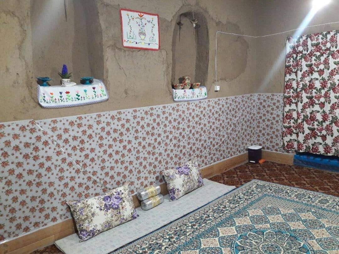 اجاره اتاق 8نفره سنتی در نامق کاشمر - عمونوروز