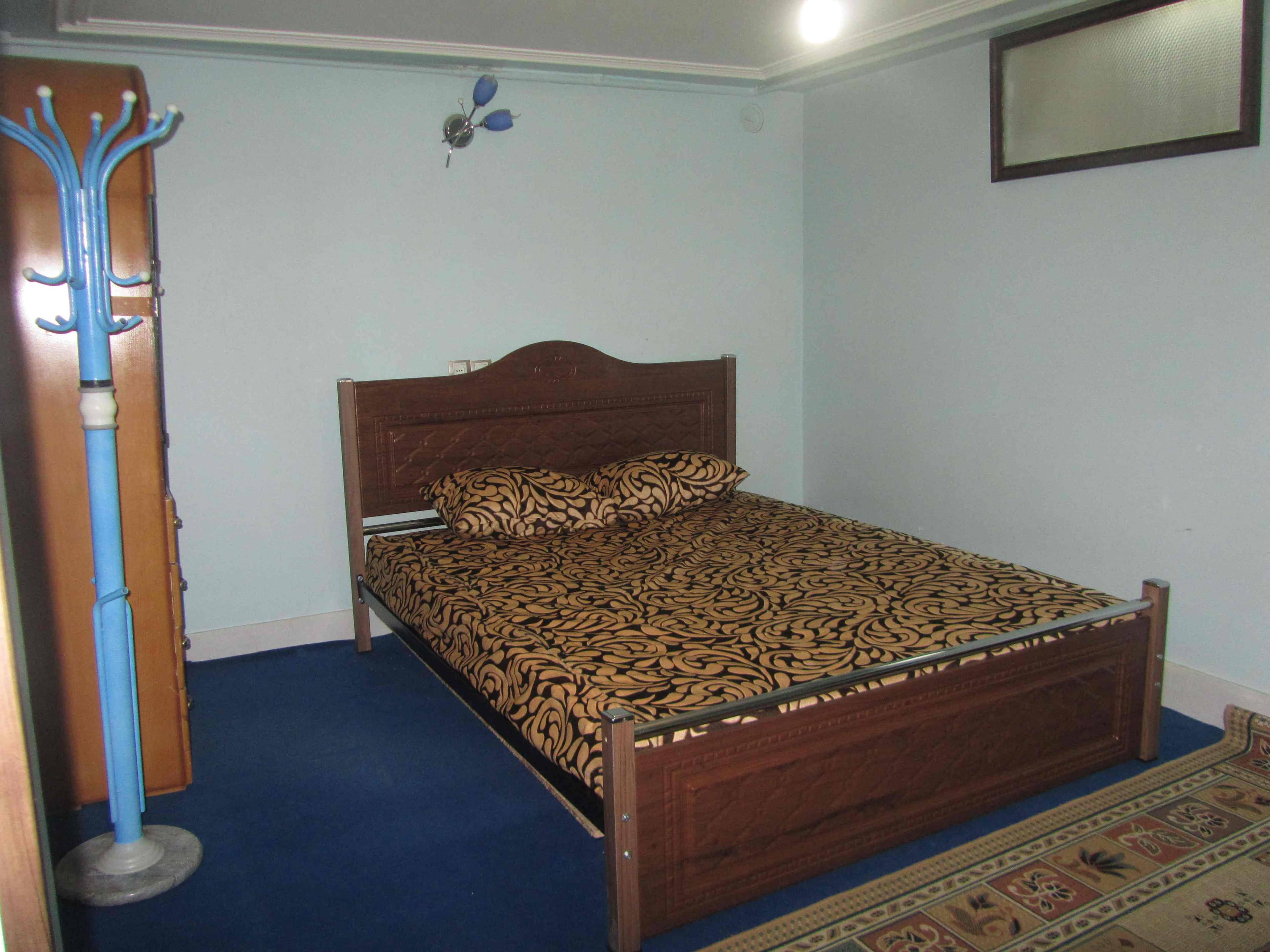 اجاره منزل مبله دوخوابه  در میدان معلم کاشان -زیر همکف