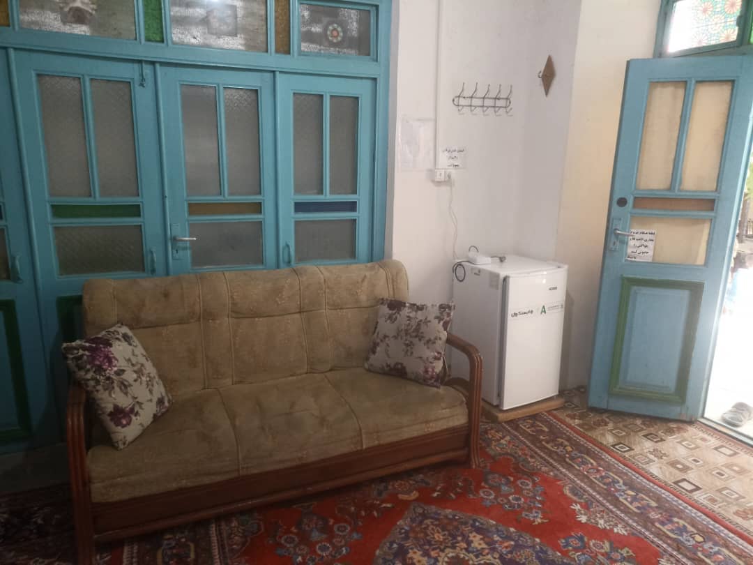 اجاره سوئیت سنتی در حسن حافظ گلپایگان - اتاق 1 خان نشین فضای اتاق 