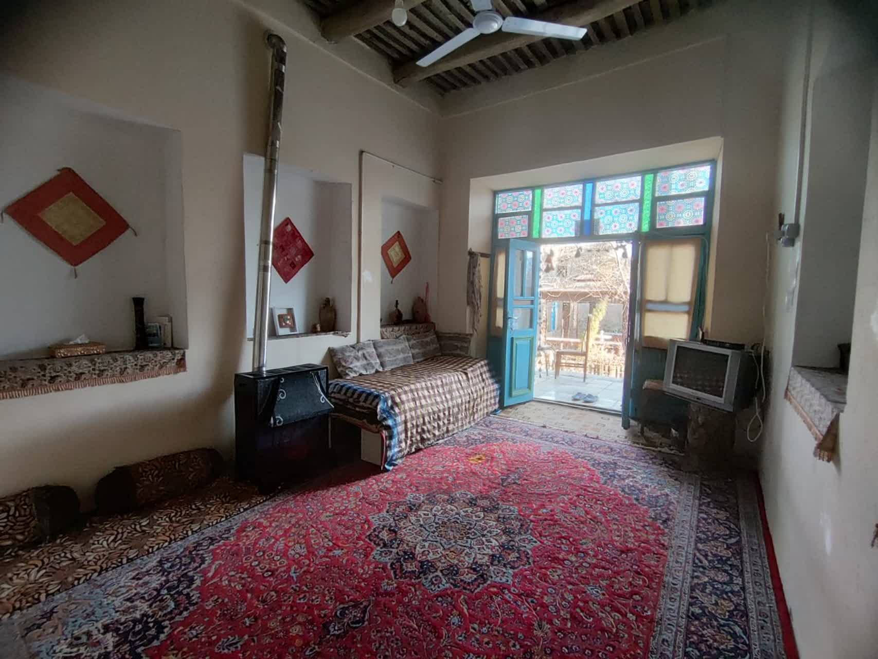 اجاره اقامتگاه بومگردی در حسن حافظ گلپایگان - اتاق 3 خوش نشین