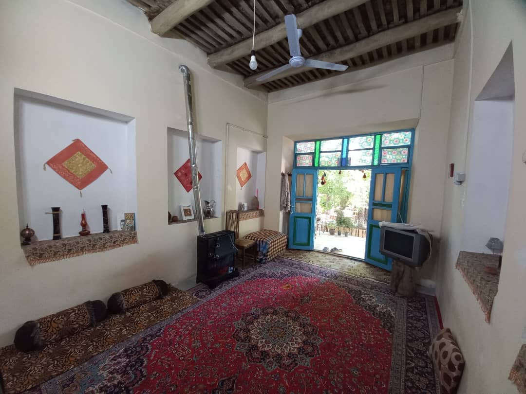 اجاره اقامتگاه بومگردی در حسن حافظ گلپایگان - اتاق 3 خوش نشین