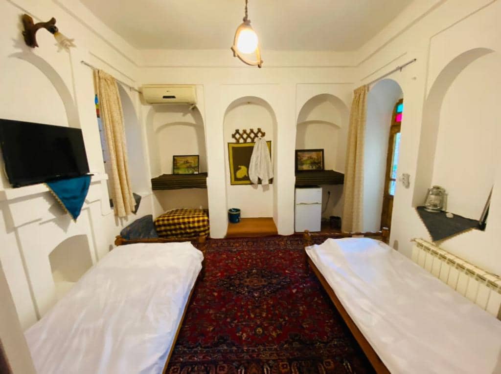 اجاره اتاق بومگردی در باغستان نطنز - تاج بانو