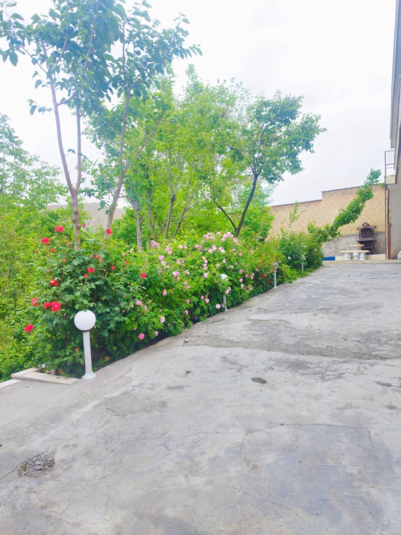  اجاره خانه ویلایی  با استخر رو باز در صادق آباد  - باغ بهادران