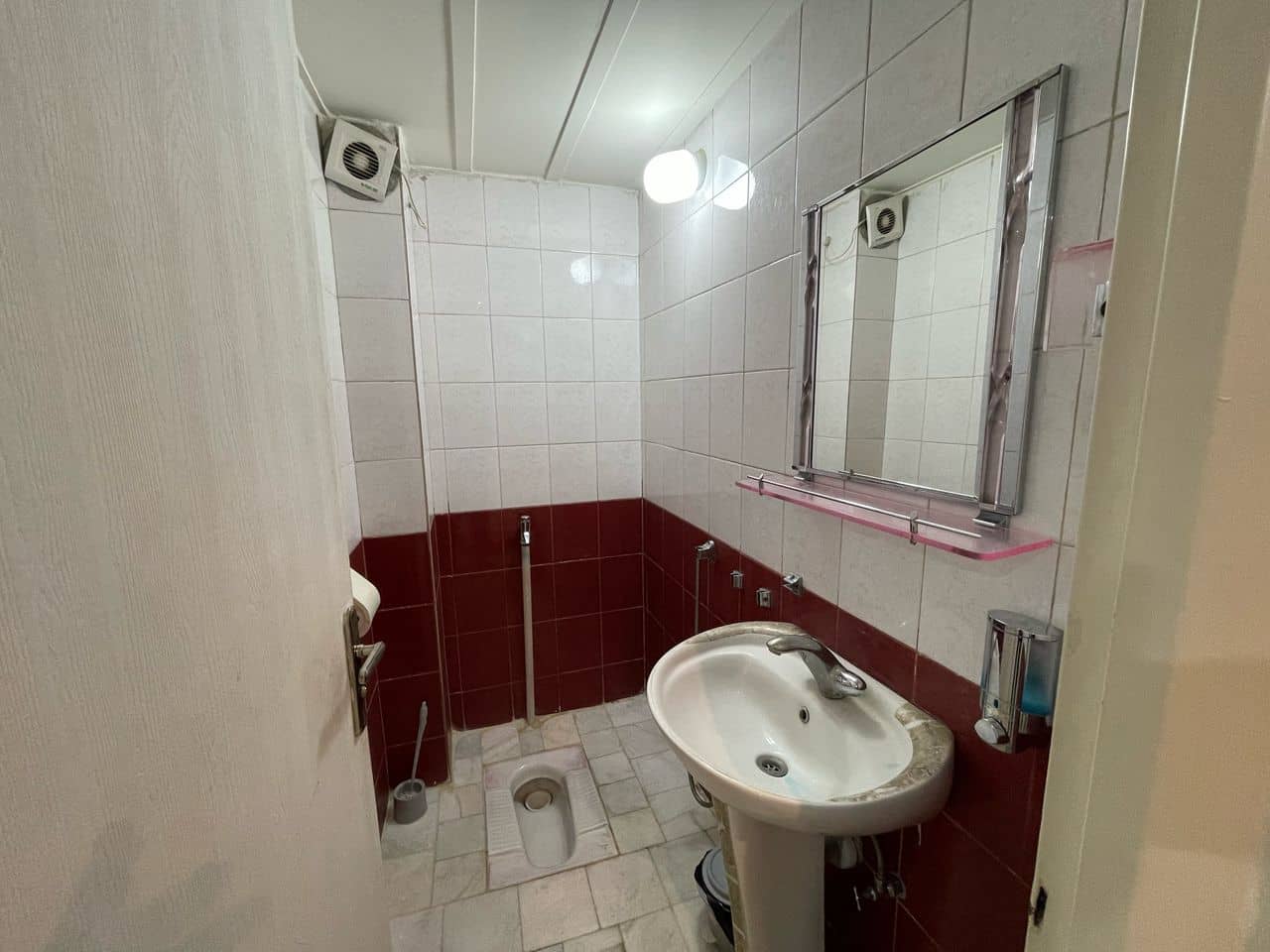 اجاره آپارتمان مبله جکوزی دار در خیابان نیروهوایی تهران - شرق