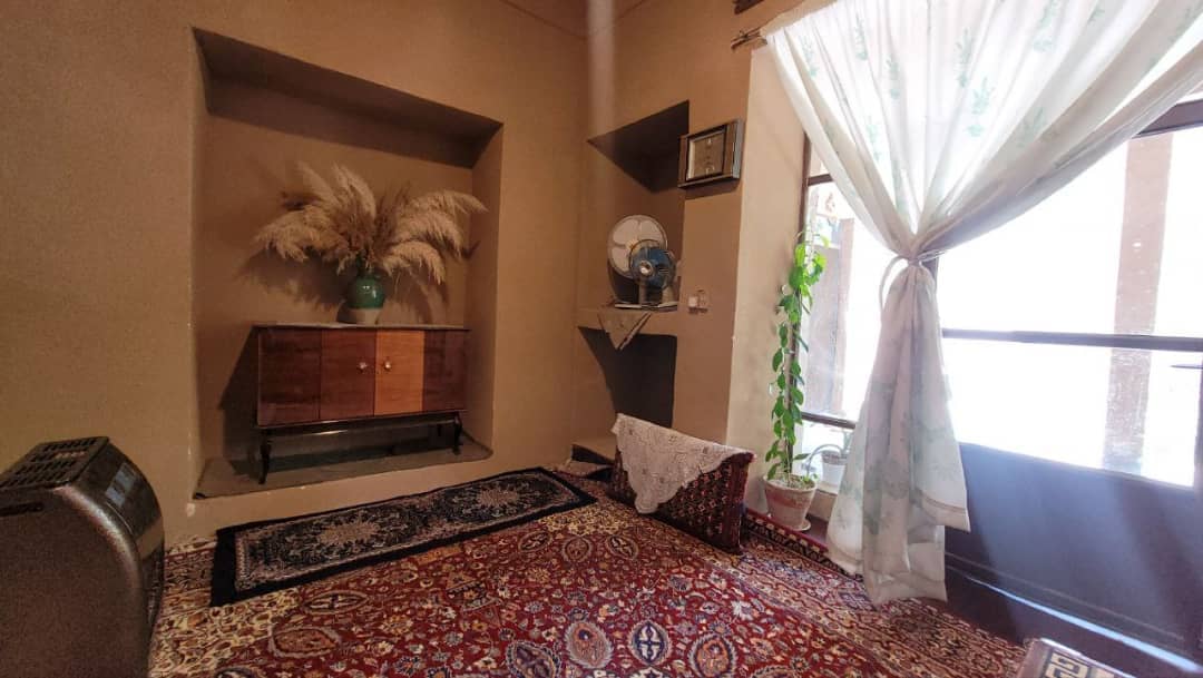 اجاره اقامتگاه بومگردی در باقرآباد - اتاق بابابزرگ