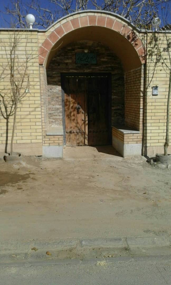 اجاره استراحتگاه سنتی در بویین اصفهان -اتاق گل نرگس