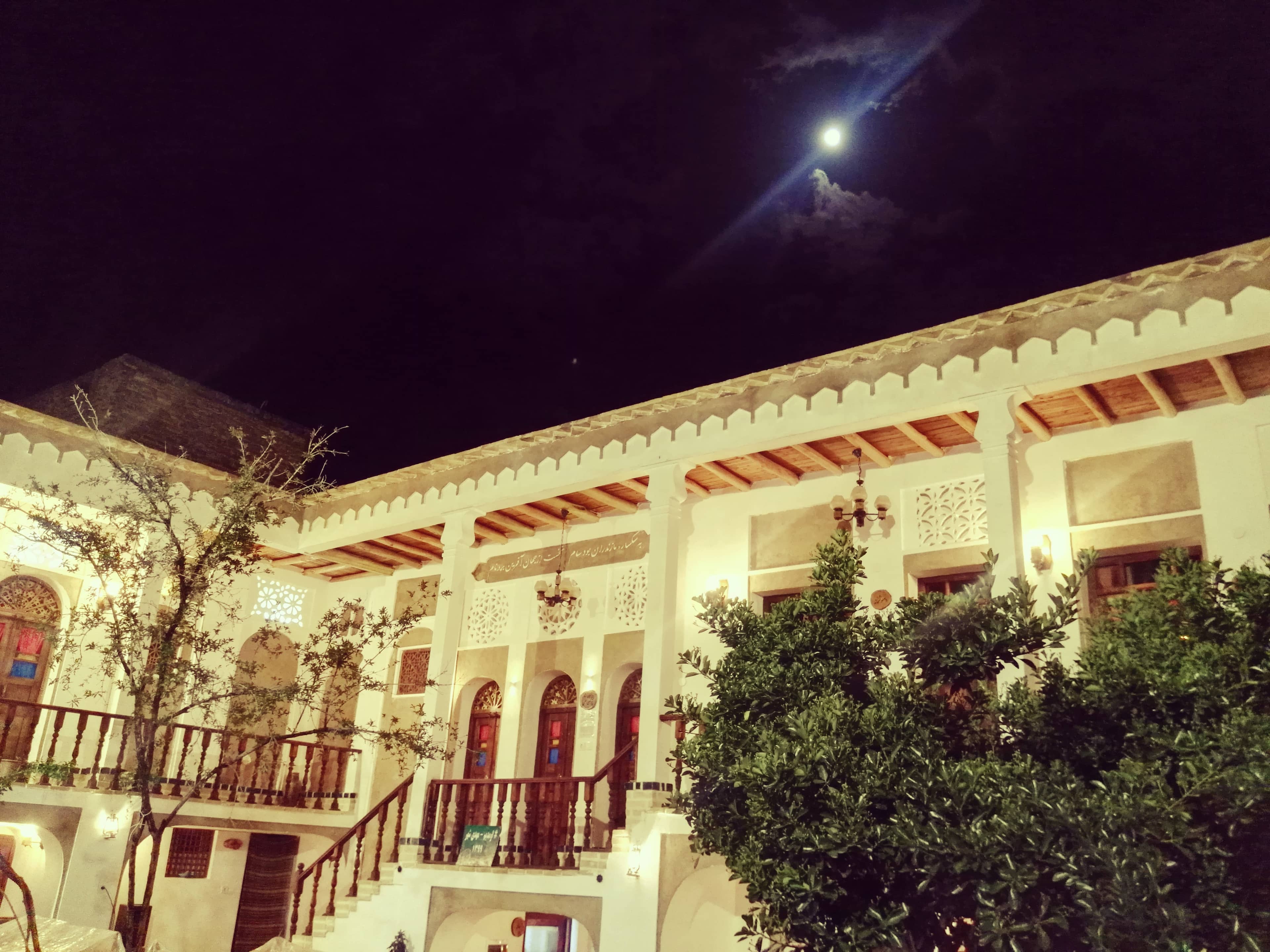 اجاره خانه سنتی در میدان امام مهدی شهر - اتاق استاد حبیب درخشانی