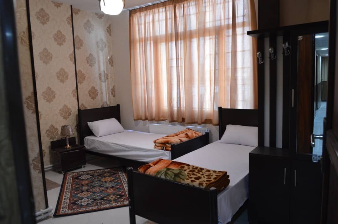 اجاره مهمان پذیر ارزان در کرمان -اتاق 208