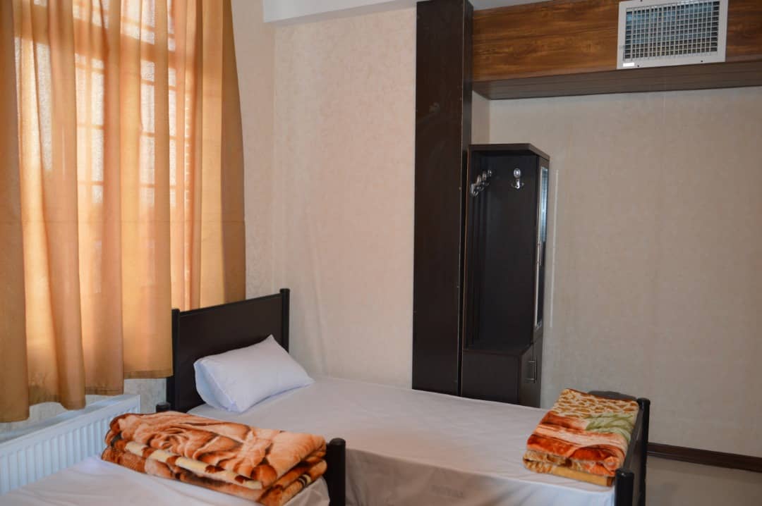 اجاره مهمان پذیر ارزان در کرمان -اتاق 208