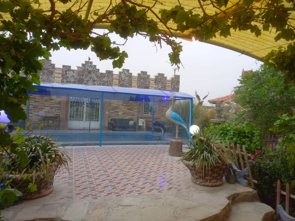 اجاره ویلا استخر روباز در اصفهان - حیدرآباد