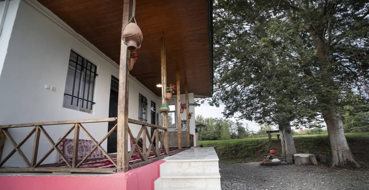 اجاره سوئیت جنگلی در دافسار رشت - دو درخت