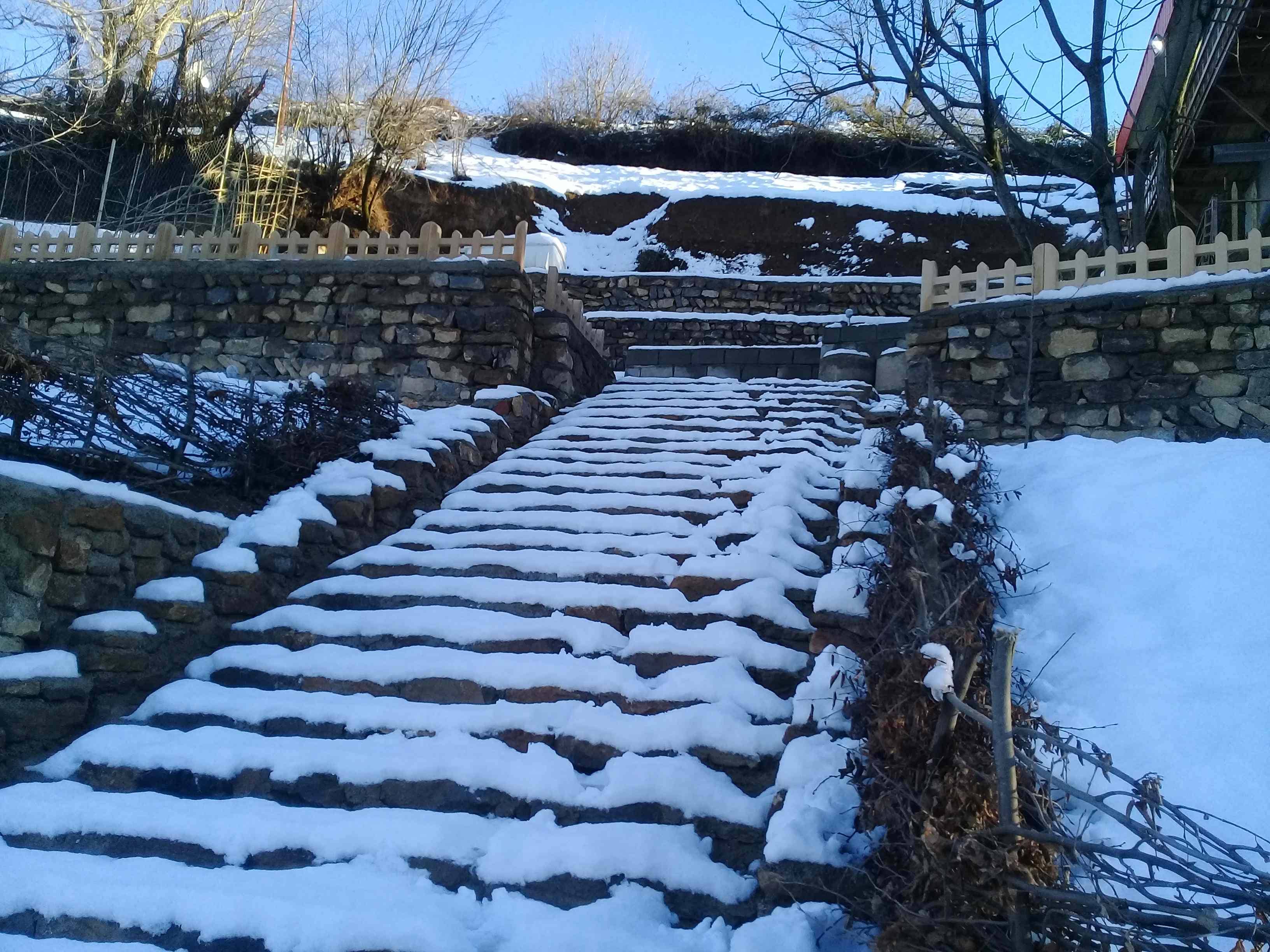 اجاره خانه روستایی کوهستانی در کوه کمر گلستان -18 متری طبقه اول