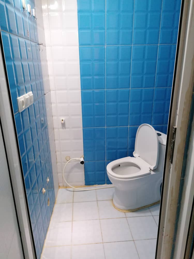 اجاره آپارتمان دو خوابه طبقه اول در امیرآباد آبادان