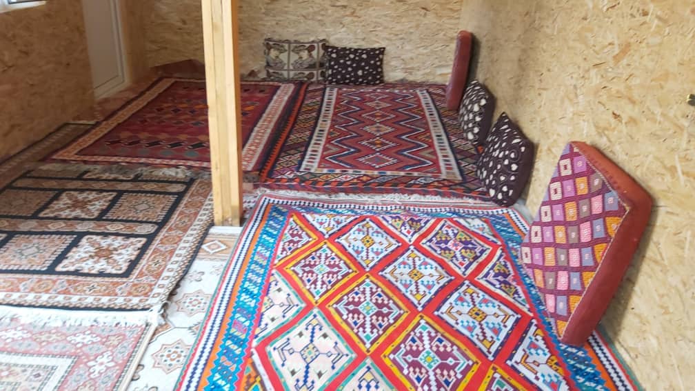 اجاره کلبه چوبی در کاخ اردشیر بابکان فیروزآباد - کلبه بزرگ