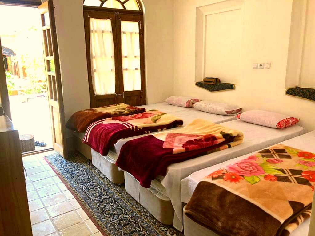 اجاره اقامتگاه بوم گردی سنتی در مهریز مزویرآباد | جهانگرد 5 چهارتخته