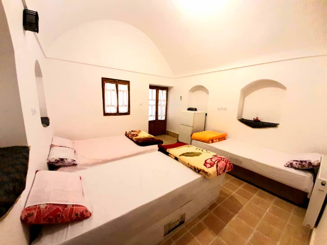 اجاره بوم گردی سنتی در مهریز یزد | جهانگرد 7 چهارتخته