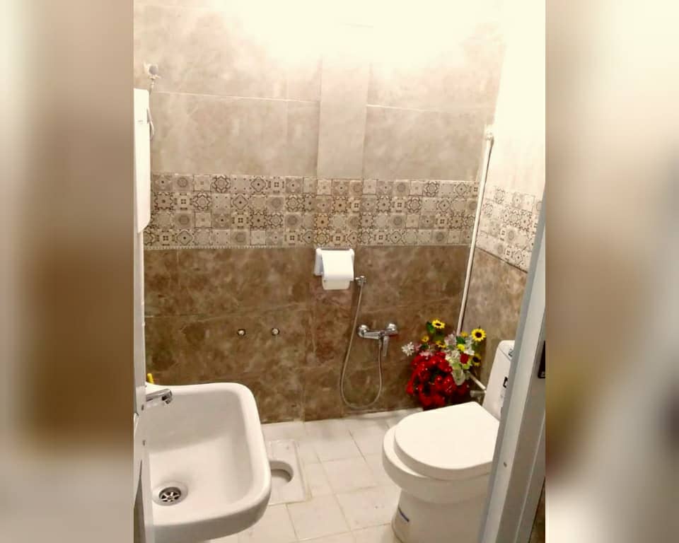 اجاره اتاق سنتی دوتخته غیرمستر در لطفعلی خان زند شیراز - گوهربانو