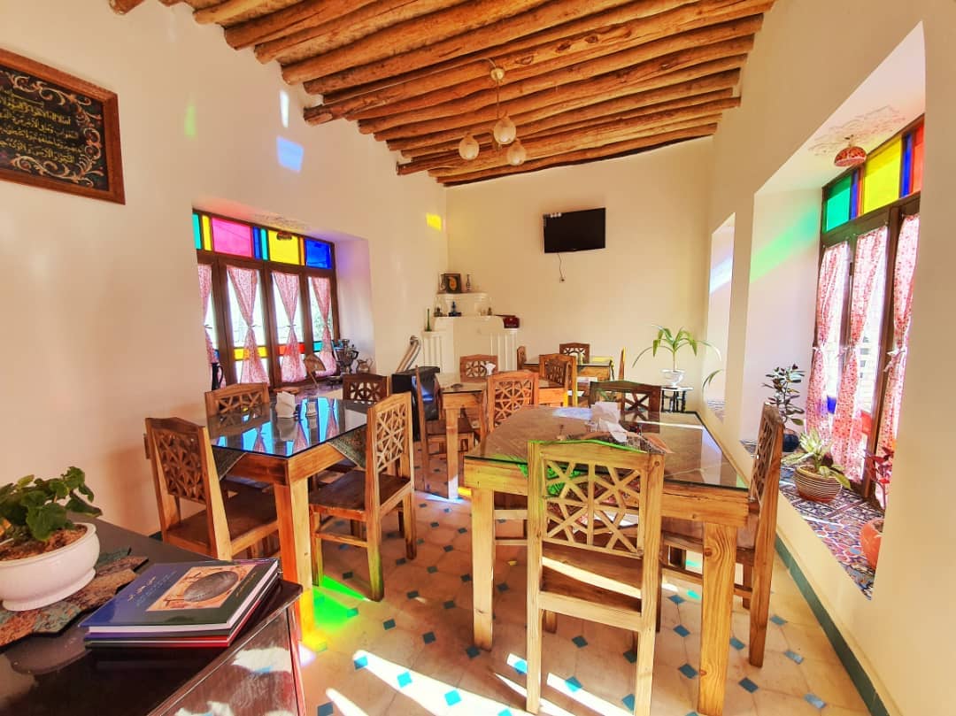 اجاره اتاق سنتی دوتخته غیرمستر در لطفعلی خان زند شیراز - مهبانو